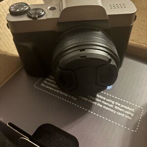 Black and Gray Digital Camera